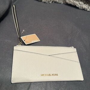 BNWT Michael Kors wristlet